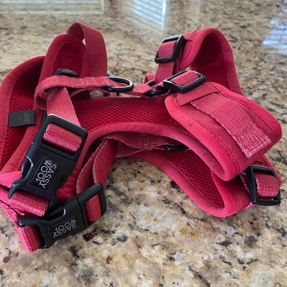 Two Sassy Woof harnesses Merlot size small - Picture 4 of 5